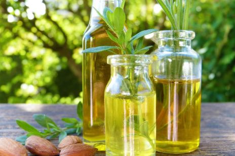 Advantages of Almond Oil for Hair And It's Uses